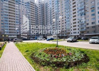 Продается трехкомнатная квартира, 92.7 м2, Екатеринбург, улица Мира, 41