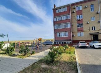 Продам трехкомнатную квартиру, 85 м2, Элиста, улица Аккочкарова, 27