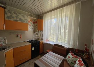 Продается трехкомнатная квартира, 47 м2, Карачев, улица Тургенева, 7