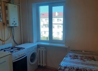 Сдача в аренду 5-ком. квартиры, 31 м2, Новороссийск, улица Свердлова, 18