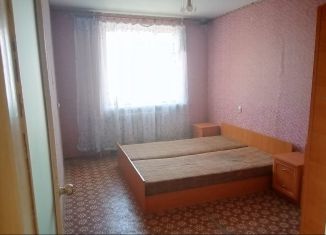 Сдача в аренду 2-ком. квартиры, 40 м2, Евпатория, улица Конституции, 32