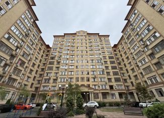 Продается 3-ком. квартира, 93 м2, Каспийск, Молодёжная улица, 8