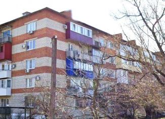 Продам 2-комнатную квартиру, 48.7 м2, поселок городского типа Ахтырский, улица Свободы, 4