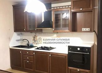 Сдается в аренду 4-комнатная квартира, 105 м2, Уфа, улица Софьи Перовской, 48