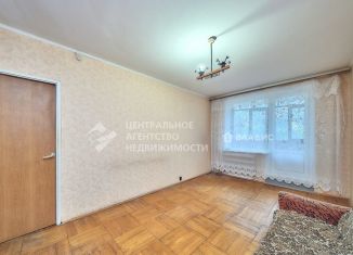 Продам 2-ком. квартиру, 46 м2, Рязань, улица Советской Армии, 3