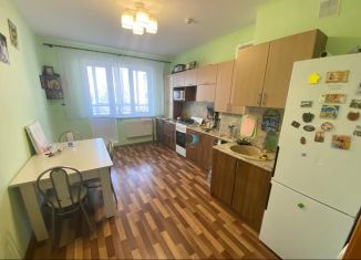 Продам 3-ком. квартиру, 85 м2, село Миловка, улица Довлатова, 3