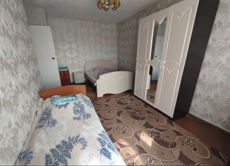 Сдаю в аренду 2-ком. квартиру, 55 м2, Фролово, Спартаковская улица, 36