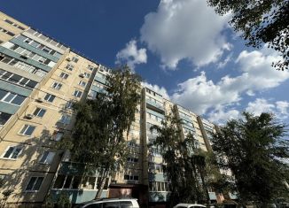 Продаю трехкомнатную квартиру, 74 м2, Ульяновск, улица Врача Михайлова, 36