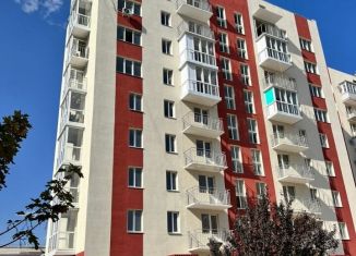 Продам однокомнатную квартиру, 38 м2, Евпатория, улица Чапаева, 99