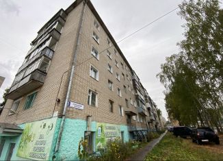 Продаю 3-комнатную квартиру, 57 м2, Киров, проспект Строителей, 3, Нововятский район