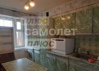 Продам 2-ком. квартиру, 47.6 м2, Свердловская область, улица Физкультурников, 1А