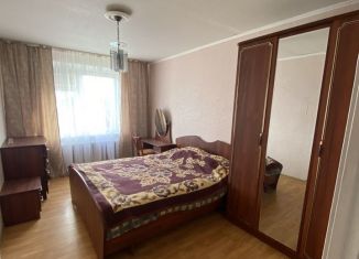 Сдается в аренду 4-ком. квартира, 89 м2, Славянск-на-Кубани, Больничная улица, 4