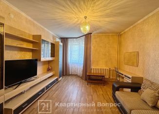 Сдам в аренду 1-ком. квартиру, 45 м2, Липецк, улица М.И. Неделина, 61