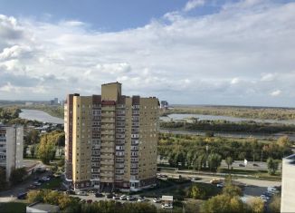 Продается 2-ком. квартира, 62.4 м2, Тюмень, улица Муравленко, 11