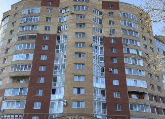 Продается 2-комнатная квартира, 68 м2, Пермский край, улица Макаренко, 6