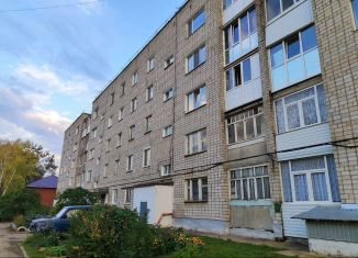 Продам 2-ком. квартиру, 48 м2, Кудымкар, улица 8 Марта, 13