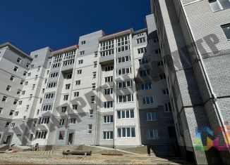 Продается трехкомнатная квартира, 88 м2, Элиста, улица Правды, 6