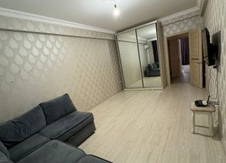 Сдается двухкомнатная квартира, 70 м2, Каспийск, улица Ленина, 59А