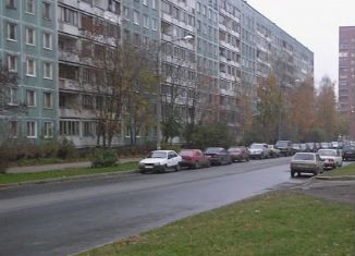 Продам 3-комнатную квартиру, 63 м2, Санкт-Петербург, Сиреневый бульвар, 22/26, метро Озерки