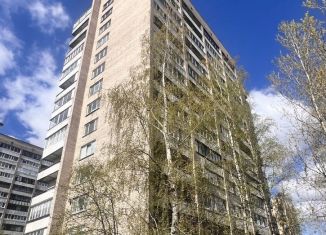 Продажа 2-ком. квартиры, 55 м2, Санкт-Петербург, улица Дыбенко, метро Проспект Большевиков