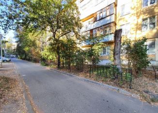 Продаю 2-комнатную квартиру, 44 м2, поселок Большевик, улица Ленина, 24