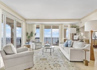 Продаю 1-ком. квартиру, 60 м2, посёлок городского типа Сириус, Цимлянская улица, 2к14