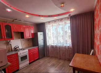 Аренда трехкомнатной квартиры, 76 м2, Сорочинск, Зелёная улица, 1