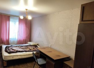 Сдаю в аренду 2-комнатную квартиру, 44 м2, Калуга, улица Болдина, 17