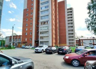 Многокомнатная квартира в аренду, 200 м2, Сарапул, улица Пугачёва, 130