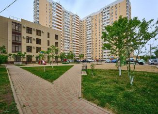 Продам 2-ком. квартиру, 70 м2, Краснодарский край, улица Лавочкина, 29