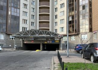 Сдаю в аренду машиноместо, 15 м2, Санкт-Петербург, муниципальный округ Георгиевский, Загребский бульвар, 9