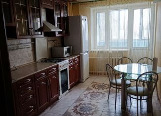 Сдам 3-комнатную квартиру, 95 м2, Рязань, Вишнёвая улица, 30, Московский район