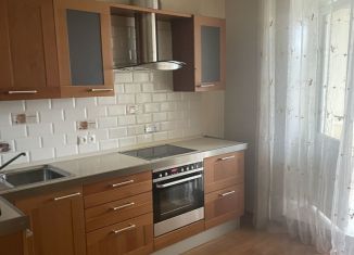 Сдается в аренду 1-комнатная квартира, 43 м2, Красноярск, улица Менжинского, 18Г, Железнодорожный район