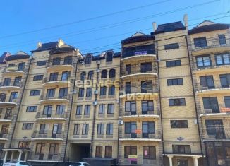 Продам 2-ком. квартиру, 88 м2, Ставропольский край, Пятигорская улица, 24/1