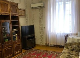 Сдам трехкомнатную квартиру, 70 м2, Каспийск, Советская улица, 17