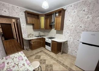 Аренда 2-ком. квартиры, 58 м2, Тюмень, улица Монтажников, 13Б