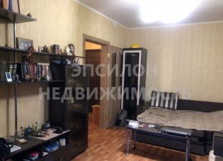 Продаю 1-комнатную квартиру, 37 м2, Курск, проспект Вячеслава Клыкова, 64