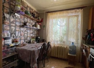 Продается 3-комнатная квартира, 60 м2, Волгодонск, улица Гагарина, 73