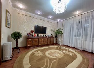 Продам 4-комнатную квартиру, 85 м2, Челябинск, улица Салавата Юлаева, 29А