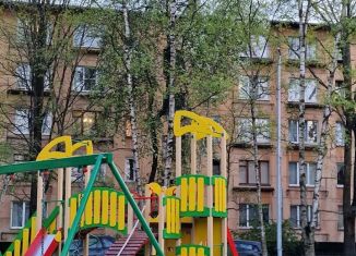 Сдам в аренду четырехкомнатную квартиру, 49 м2, Санкт-Петербург, проспект Народного Ополчения, 119, метро Московская