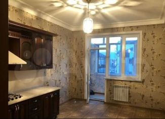 Продается 2-комнатная квартира, 83 м2, Махачкала, улица Славы, 3