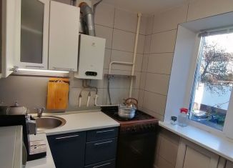 Продается трехкомнатная квартира, 59 м2, Белорецк, улица В. Косоротова, 38