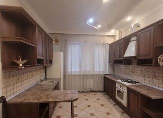 Сдается трехкомнатная квартира, 85 м2, Нальчик, улица Пушкина, 41