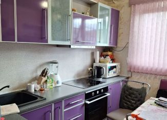 Продам 2-ком. квартиру, 55 м2, Мурманск, улица Зои Космодемьянской, 8