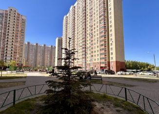 Продам двухкомнатную квартиру, 57.7 м2, Балашиха, улица Дмитриева, 24