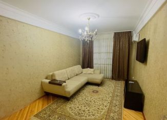 Сдается в аренду 2-ком. квартира, 70 м2, Махачкала, проспект Насрутдинова, 22, Ленинский район