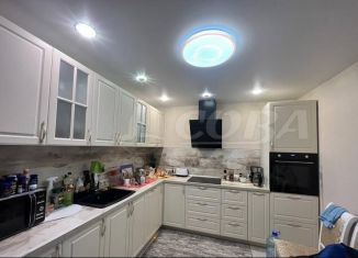 Продам 3-ком. квартиру, 75 м2, Тюмень, улица Сидора Путилова, 43