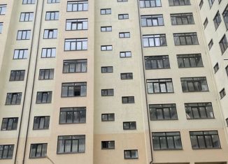 Продается трехкомнатная квартира, 104 м2, Нальчик, улица Шарданова, 48к2