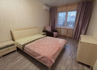 Аренда двухкомнатной квартиры, 70 м2, Краснодарский край, Южная улица, 27