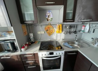 Продаю 2-комнатную квартиру, 49 м2, Красноярский край, улица Маслова, 16